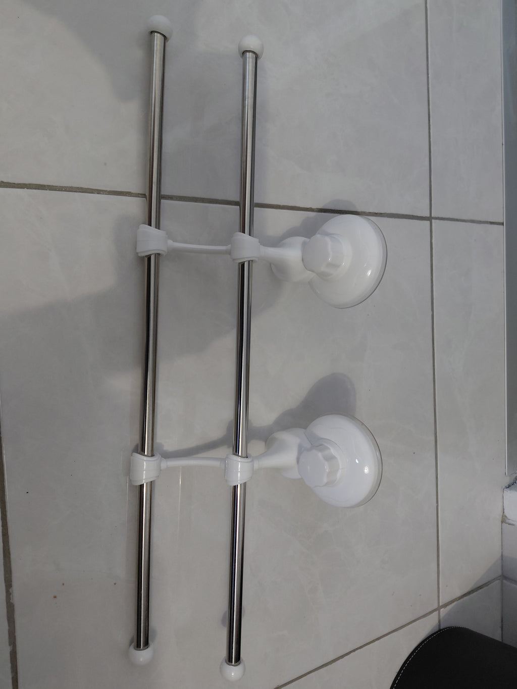 Support ventouse barre salle de bain