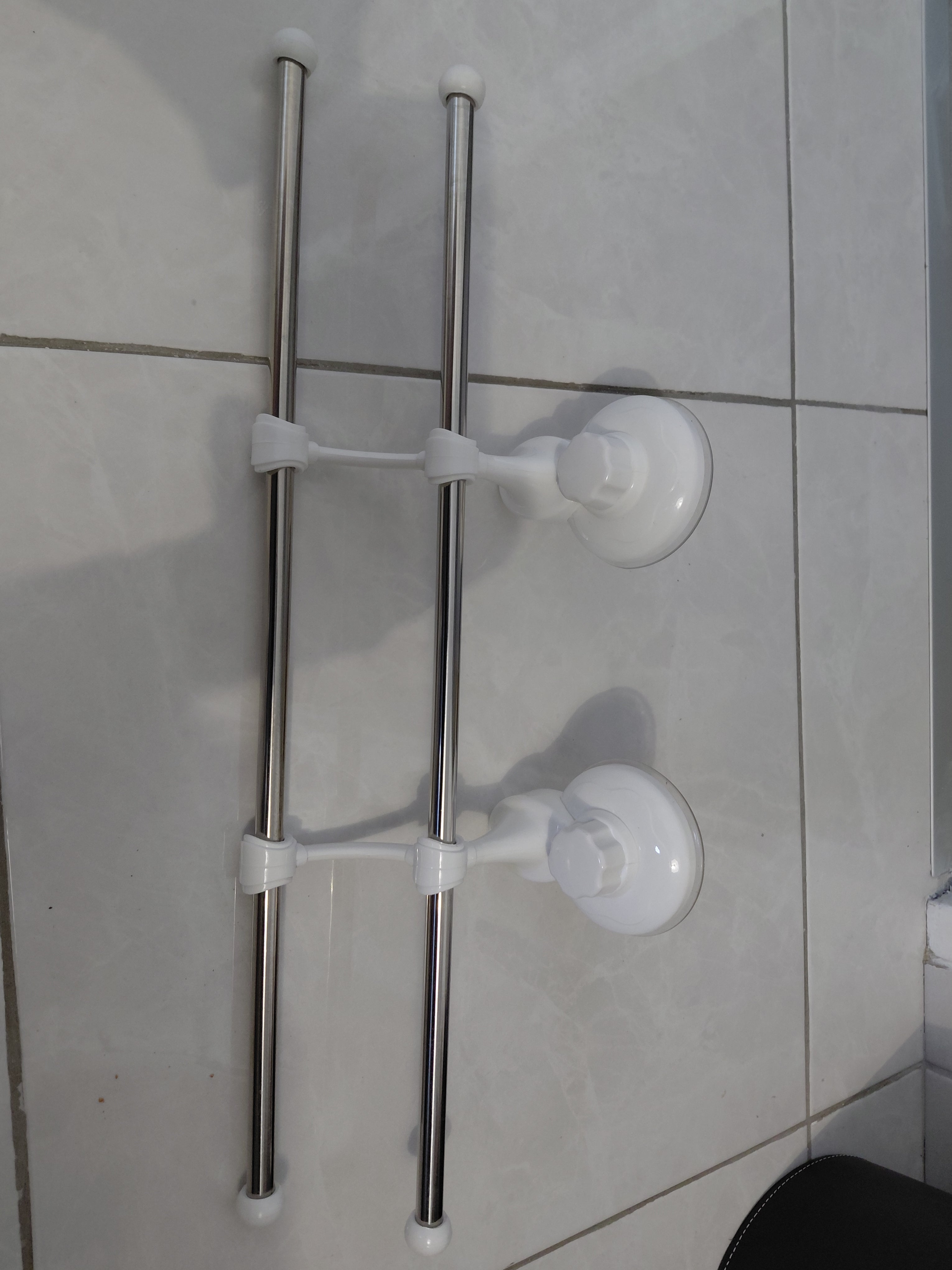 Support ventouse barre salle de bain