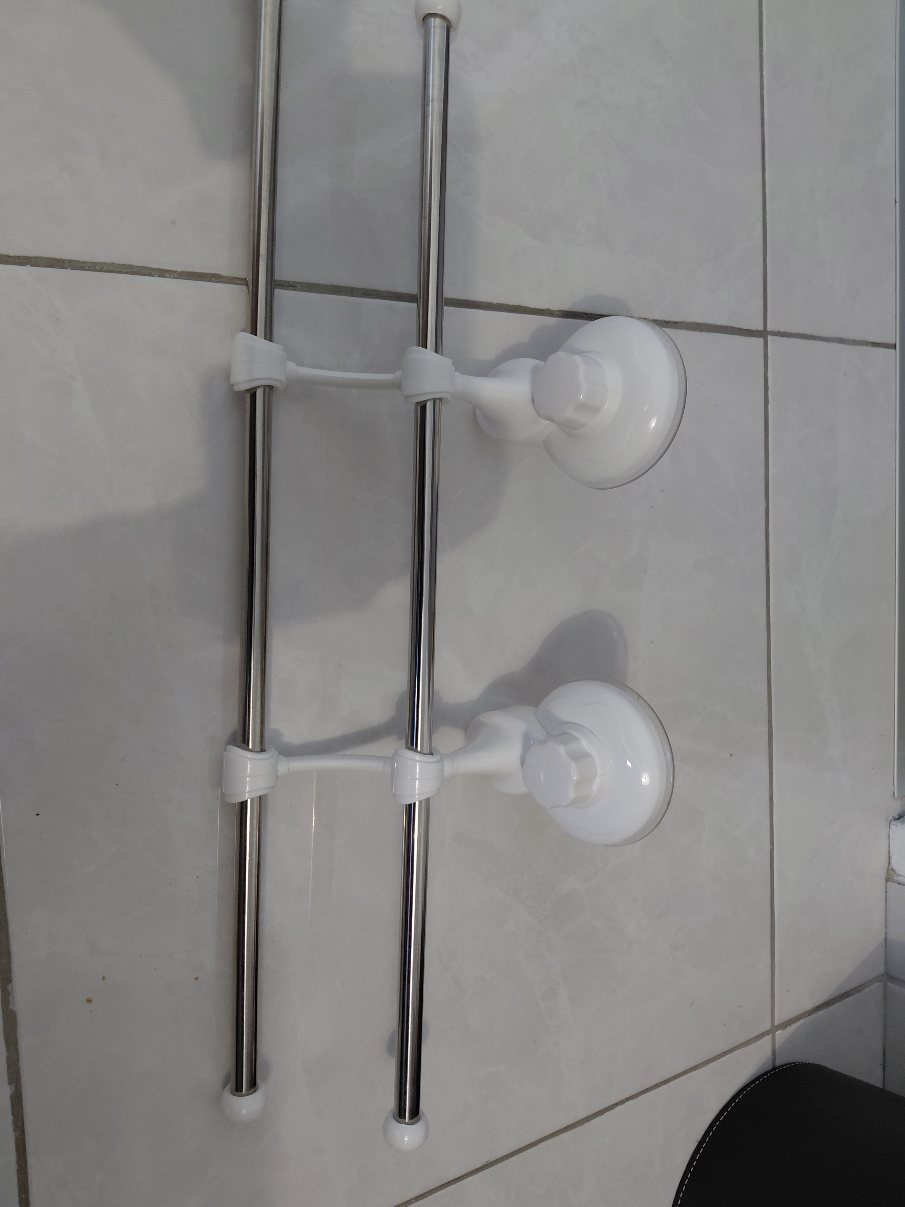 Support ventouse barre salle de bain