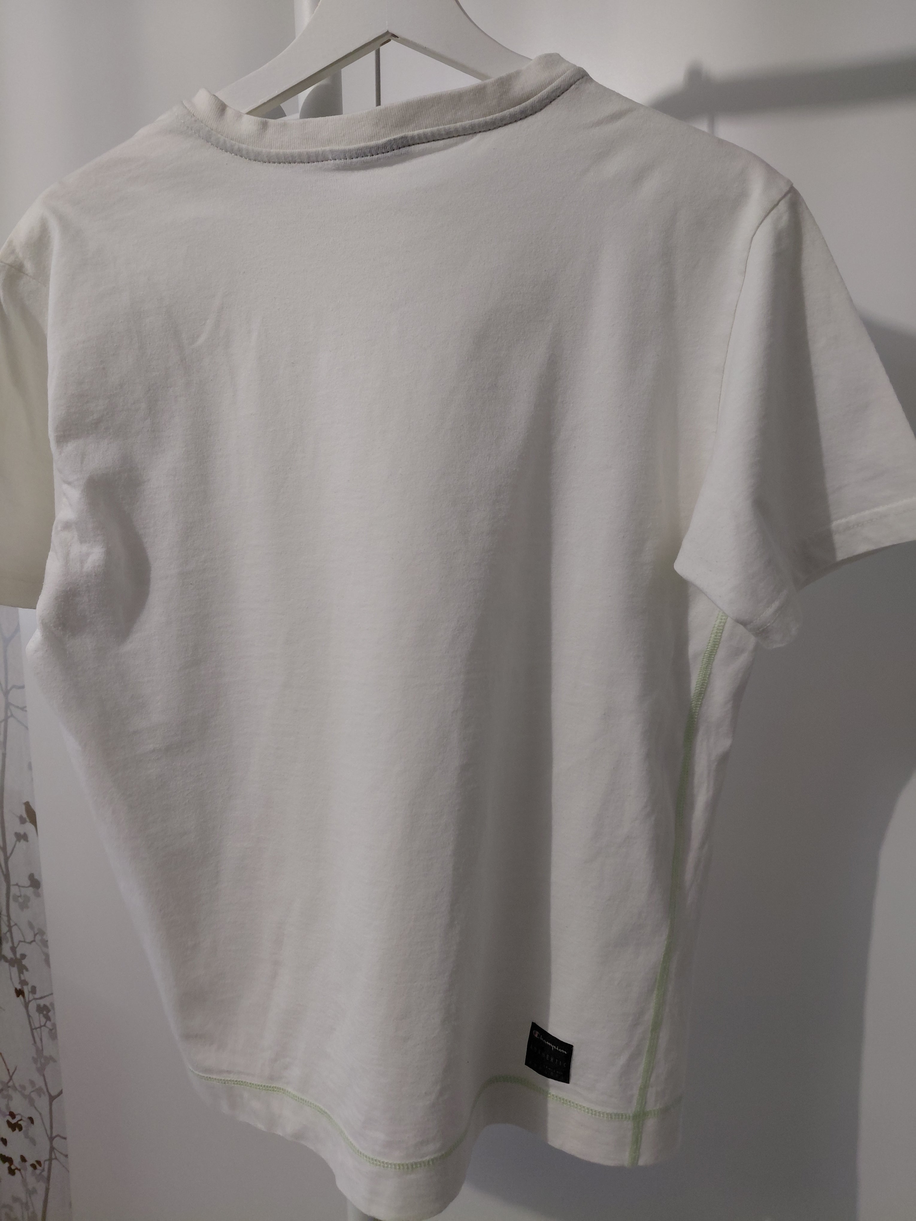 Tee-shirt champion